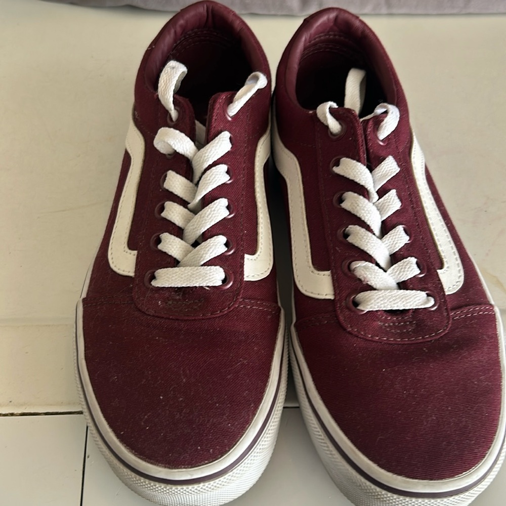 Women’s burgundy vans off-the-wall size 7